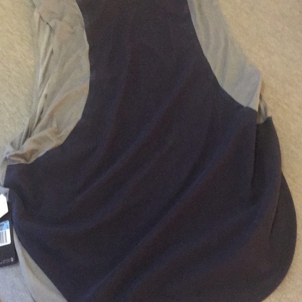 Tank top - Picture 2 of 3